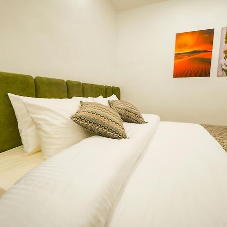 Simple Street Apartment Wadi Musa Exterior foto