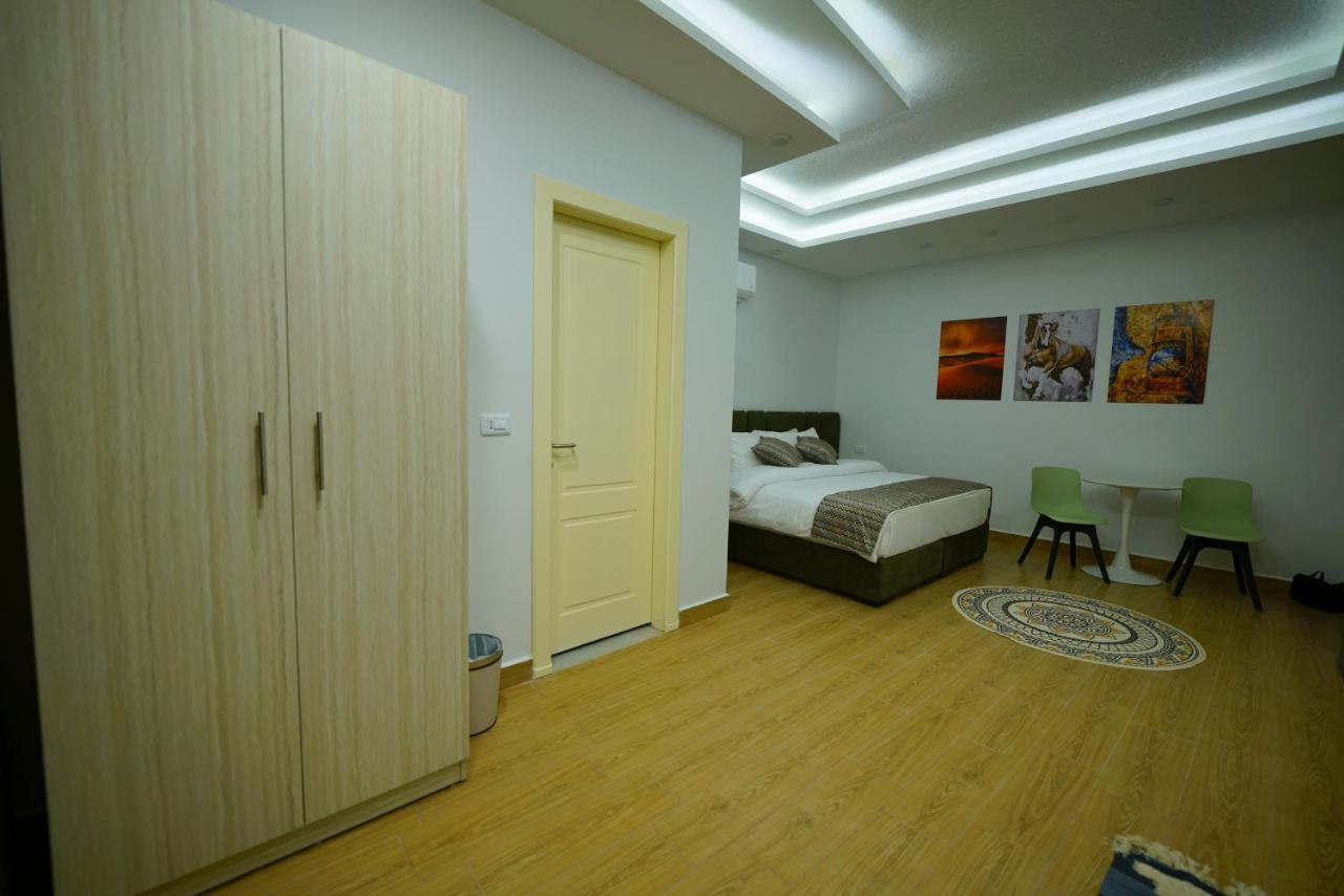 Simple Street Apartment Wadi Musa Exterior foto