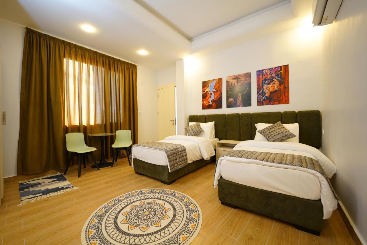 Simple Street Apartment Wadi Musa Exterior foto